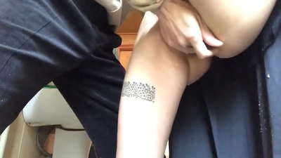 Փրփուր դպրոցի լոգարանում, իսկական փրփրուն օրգազմ. ուսուցիչս ամեն ինչ արեց